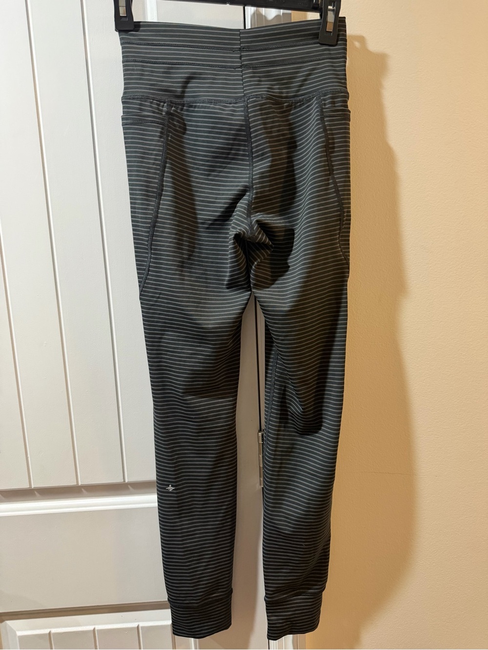 Halara Full Length Striped Leggings Side Pocket Drawstring Black Gray S - Picture 3 of 8